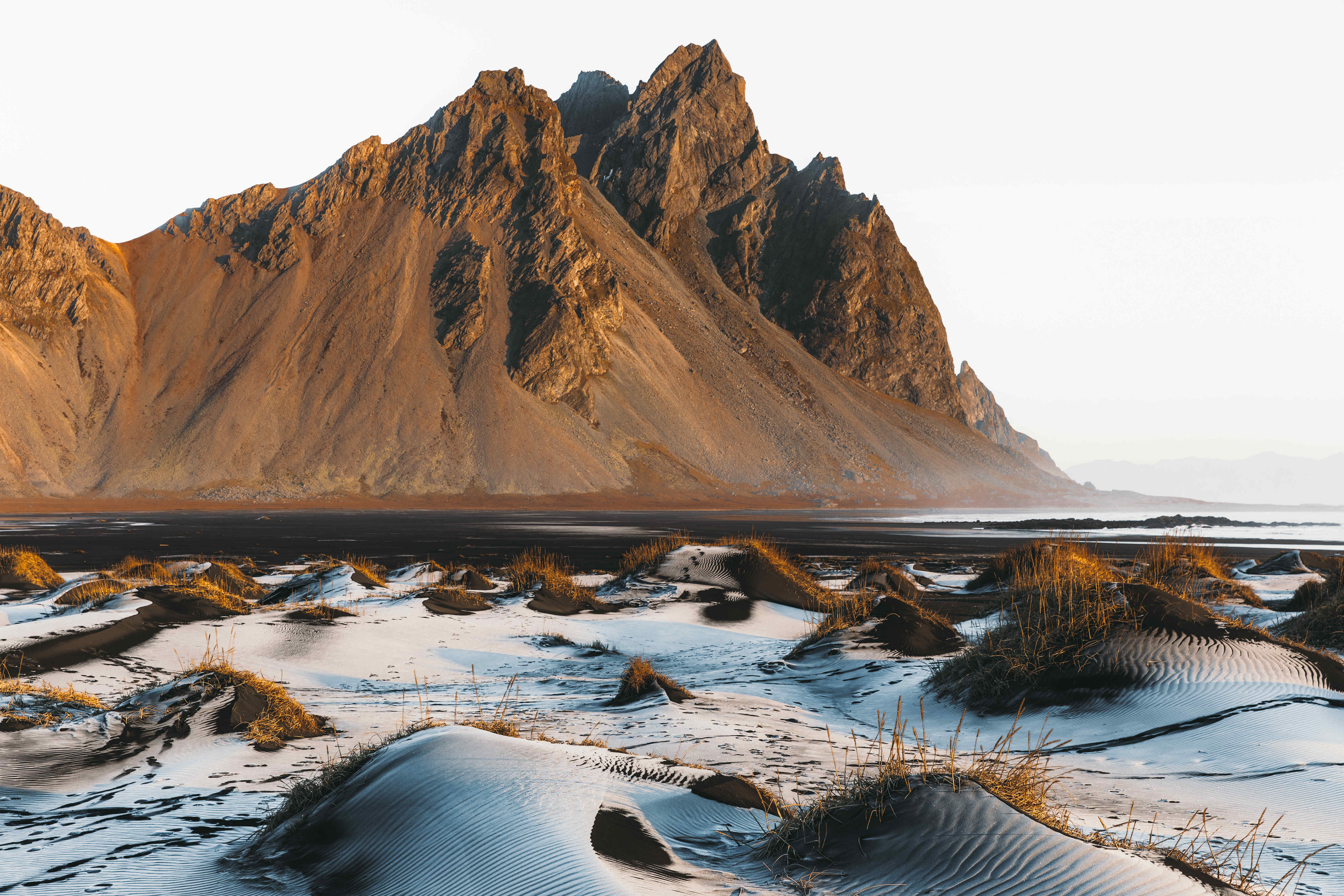 日出时分冰岛钻石沙滩摄影图片